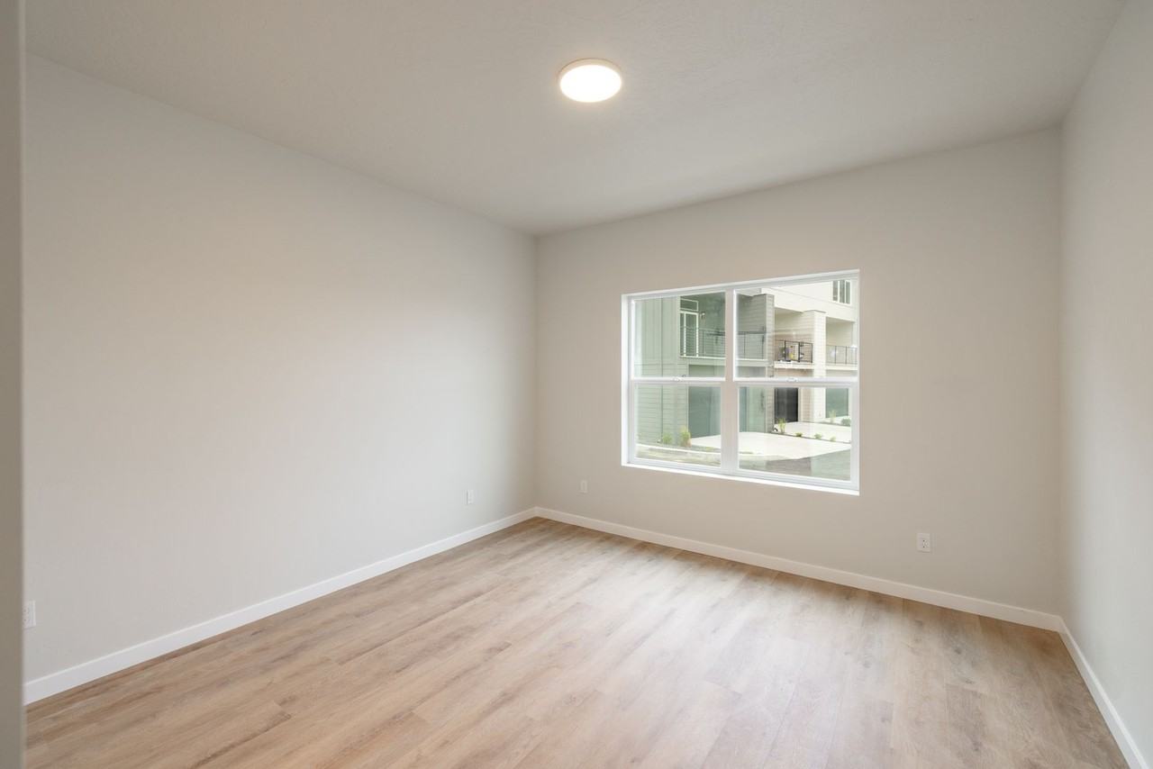 4414 North Dearborn Drive - Photo 3 of 20