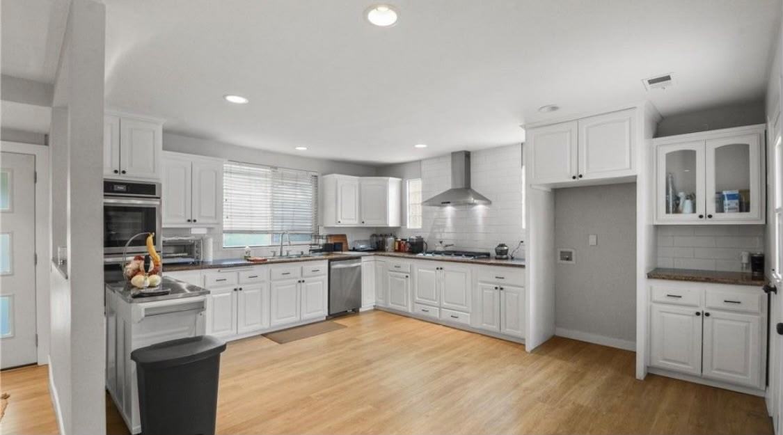 100 West Bort Street - Photo 2 of 34