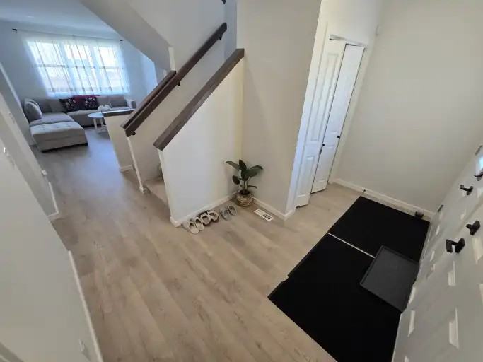 28 Stoneknife Cres - Photo 4 of 11