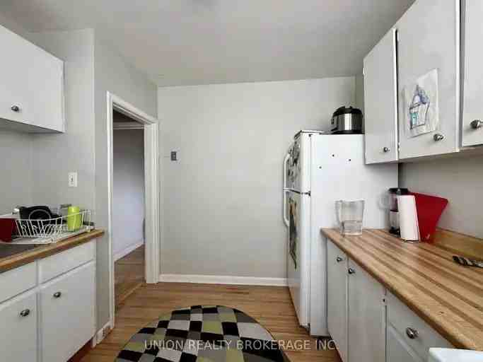 36 Balsam Ave #2 - Photo 4 of 8