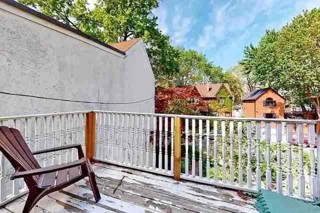 81 Tiverton Ave - Photo 4 of 16