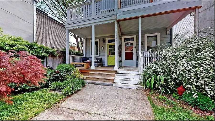 81 Tiverton Ave - Photo 5 of 16