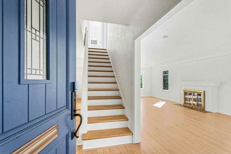 4530 51st Ave Ne - Photo 6 of 38