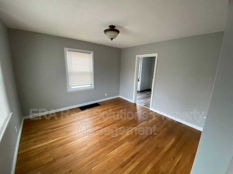 1385 Duxberry Ave - Photo 5 of 14