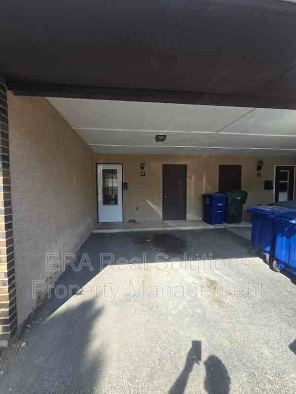 2357 Woodbrook Cir S Apt D - Photo 4 of 15