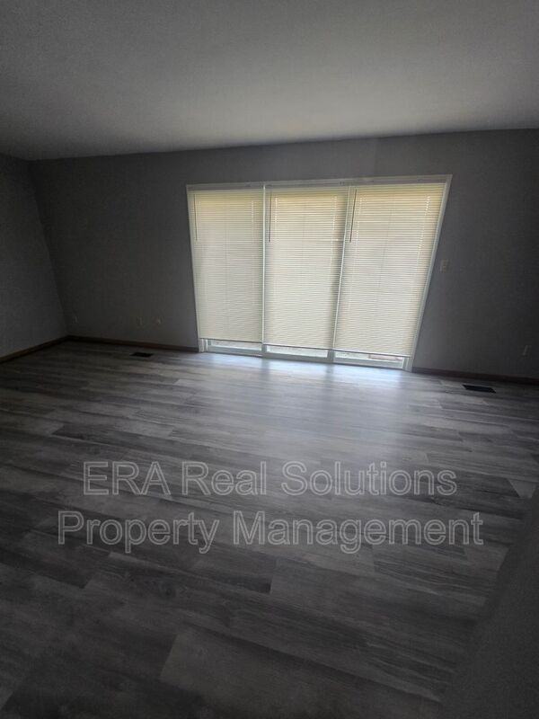 2357 Woodbrook Cir S Apt D - Photo 5 of 15