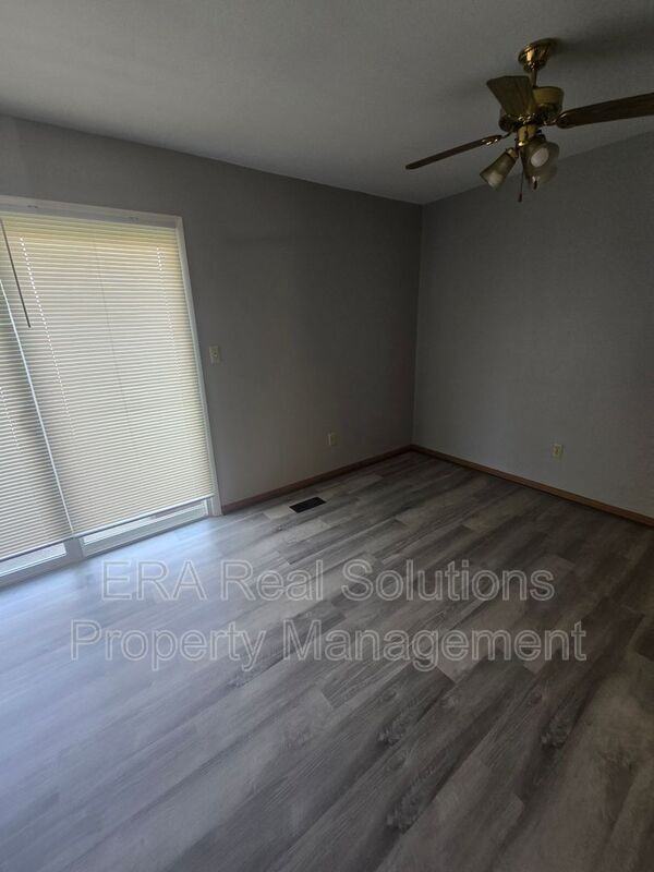 2357 Woodbrook Cir S Apt D - Photo 6 of 15