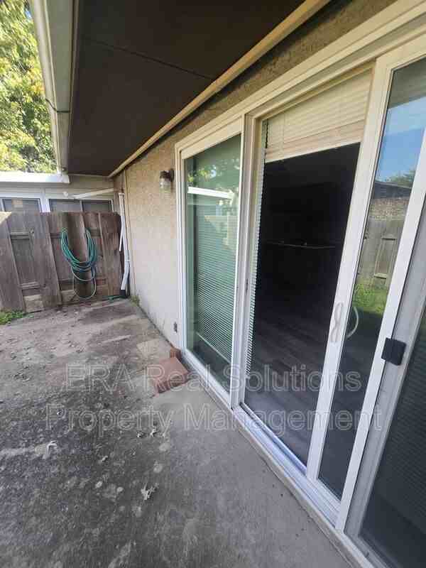 2357 Woodbrook Cir S Apt D - Photo 7 of 15