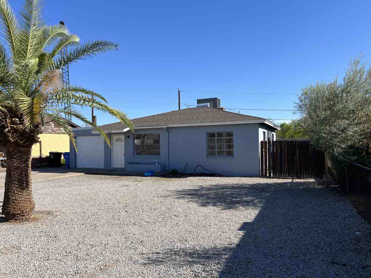 2807 W Palm Ln - Photo 2 of 20