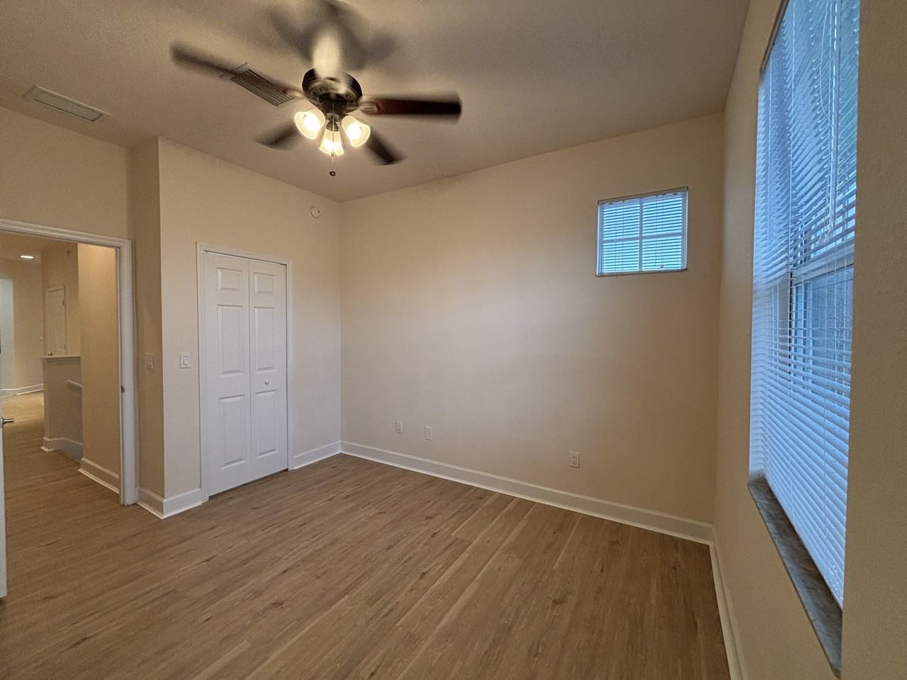 240 W End Dr #423 - Photo 3 of 14