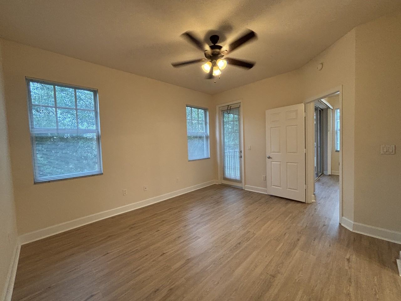 240 W End Dr #423 - Photo 6 of 14