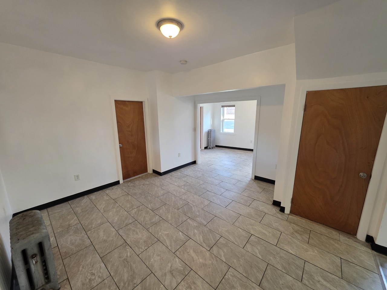 579 Park Ave - Photo 5 of 14