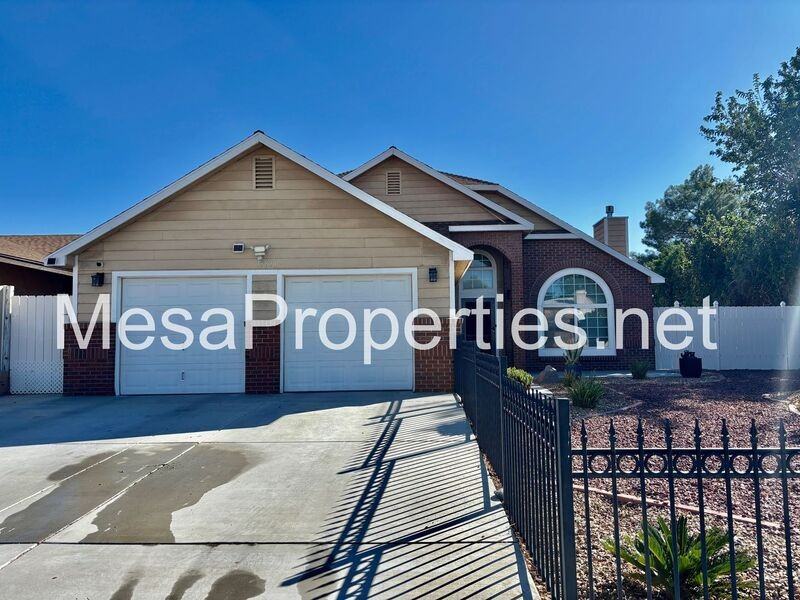 13871 Oakmont Dr - Photo 2 of 24