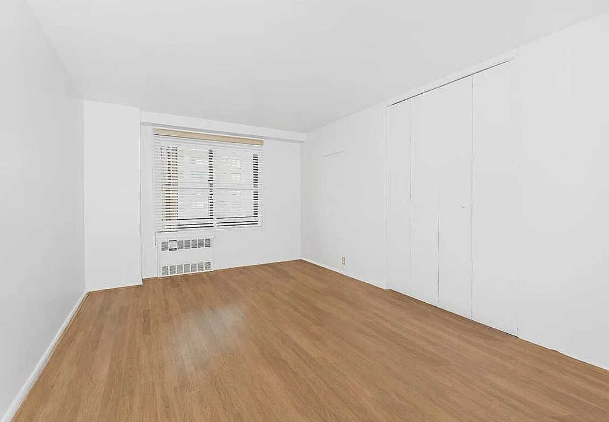195 Willoughby Ave #1105 - Photo 3 of 8