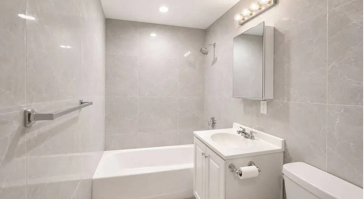 195 Willoughby Ave #1105 - Photo 7 of 8