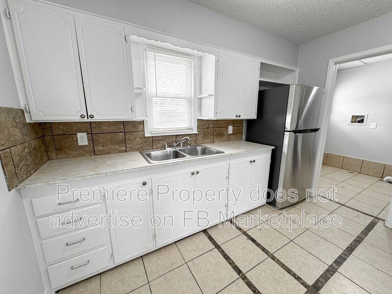 1200 N Union St - Photo 4 of 10