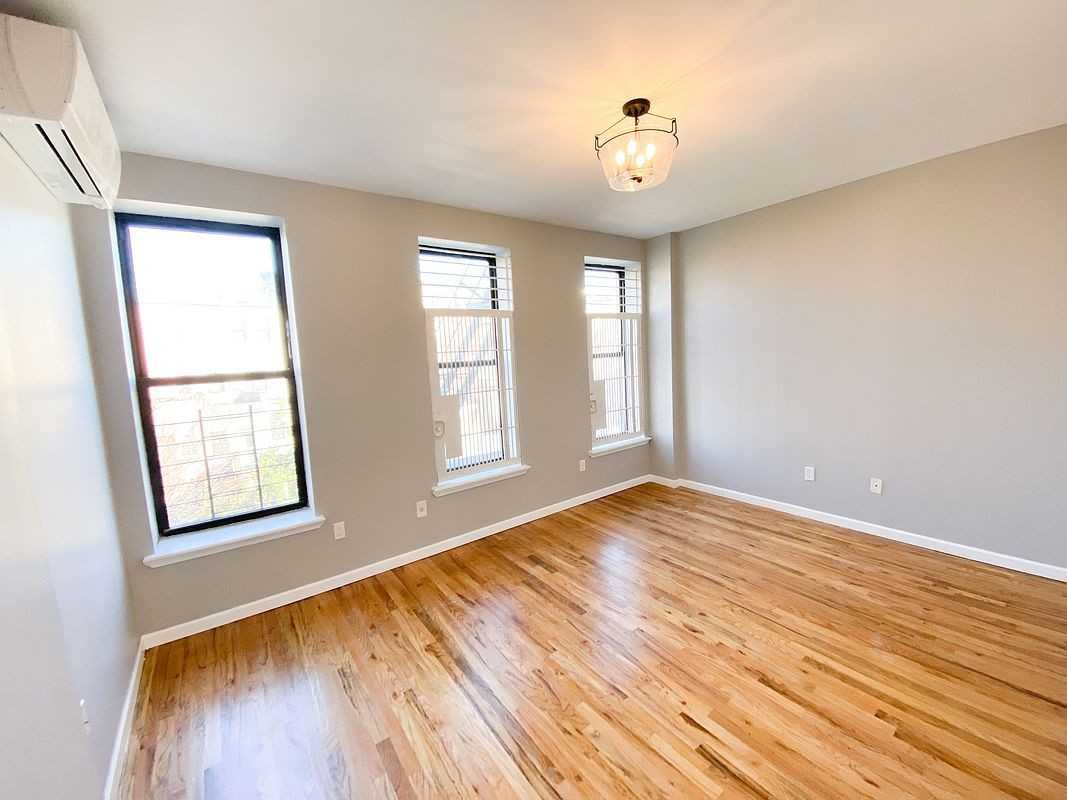 618 W 143rd St - Photo 3 of 8