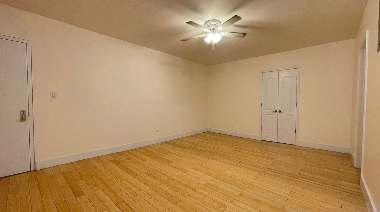 222 E 56th St - Photo 2 of 6