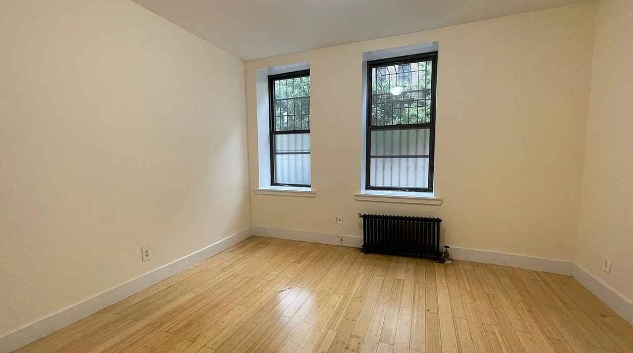 222 E 56th St - Photo 3 of 6