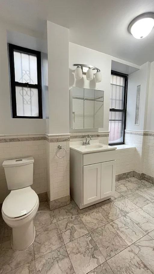 222 E 56th St - Photo 5 of 6