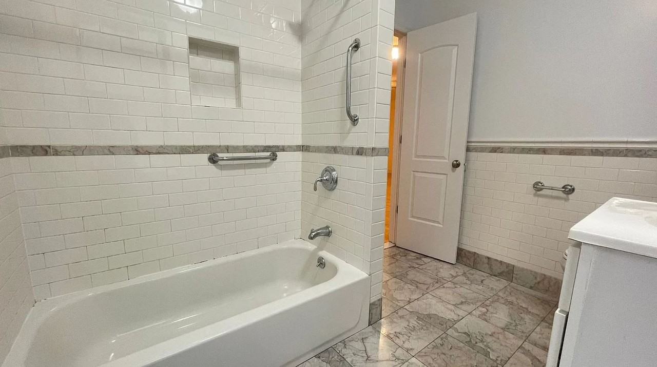 222 E 56th St - Photo 6 of 6