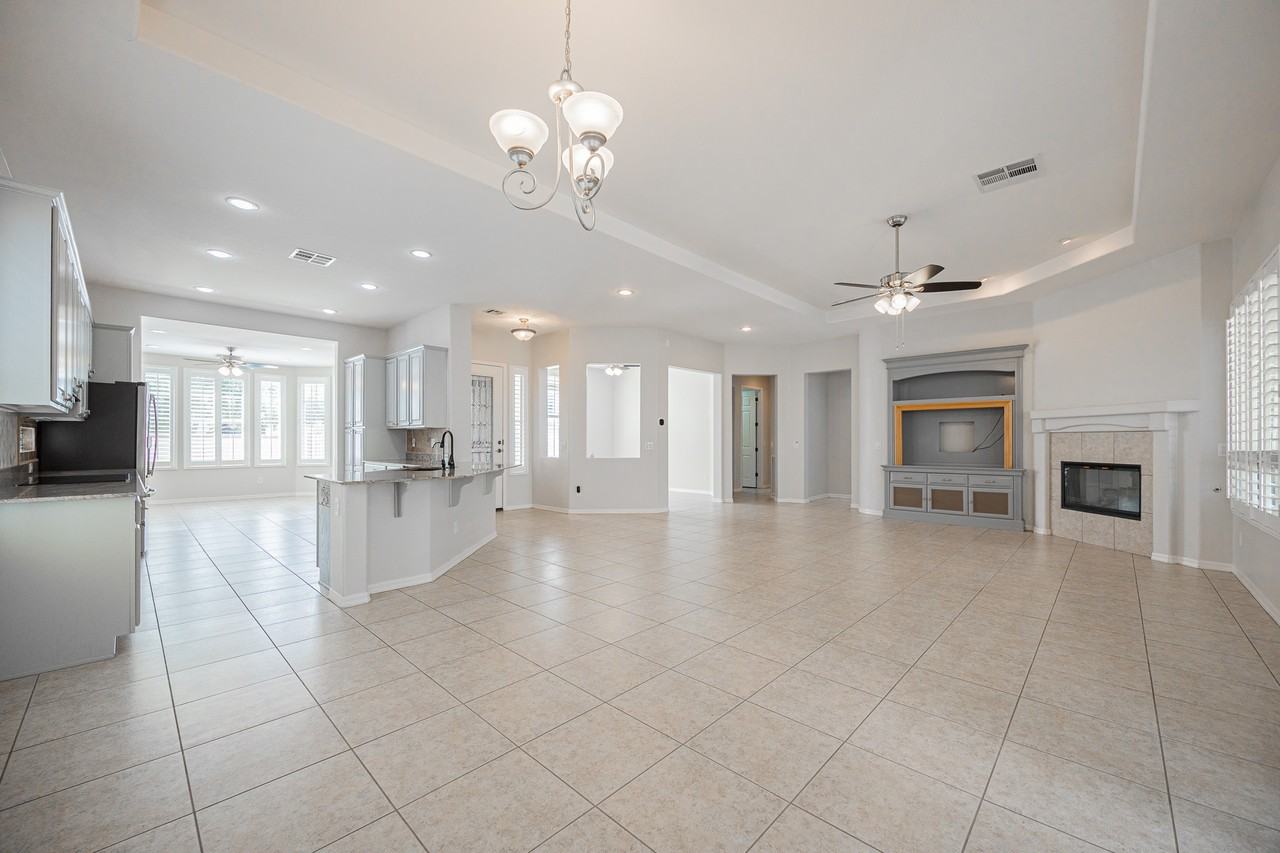 4652 E Donato Dr - Photo 4 of 34