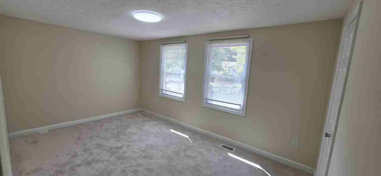 13527 Duhart Rd - Photo 7 of 21