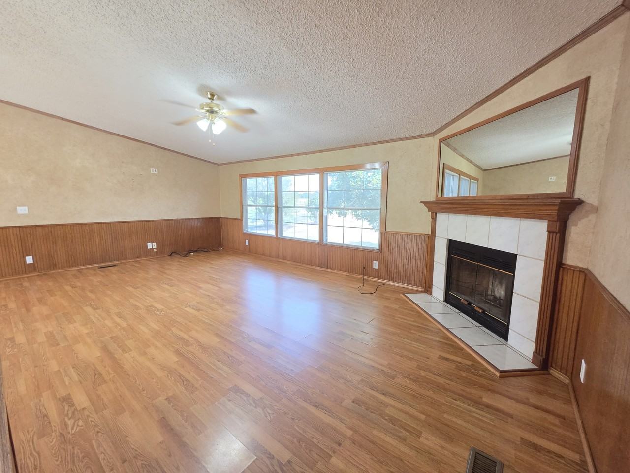 630 Hobson St - Photo 6 of 14