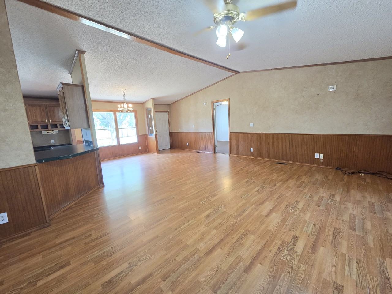630 Hobson St - Photo 7 of 14