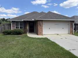 featured image of 25 Hawthorne Dr
