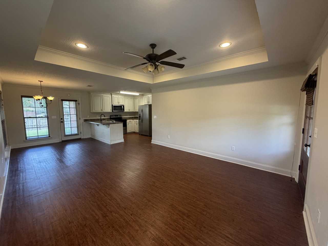 25 Hawthorne Dr - Photo 3 of 18
