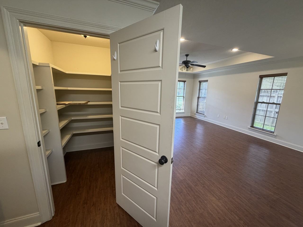 25 Hawthorne Dr - Photo 7 of 18