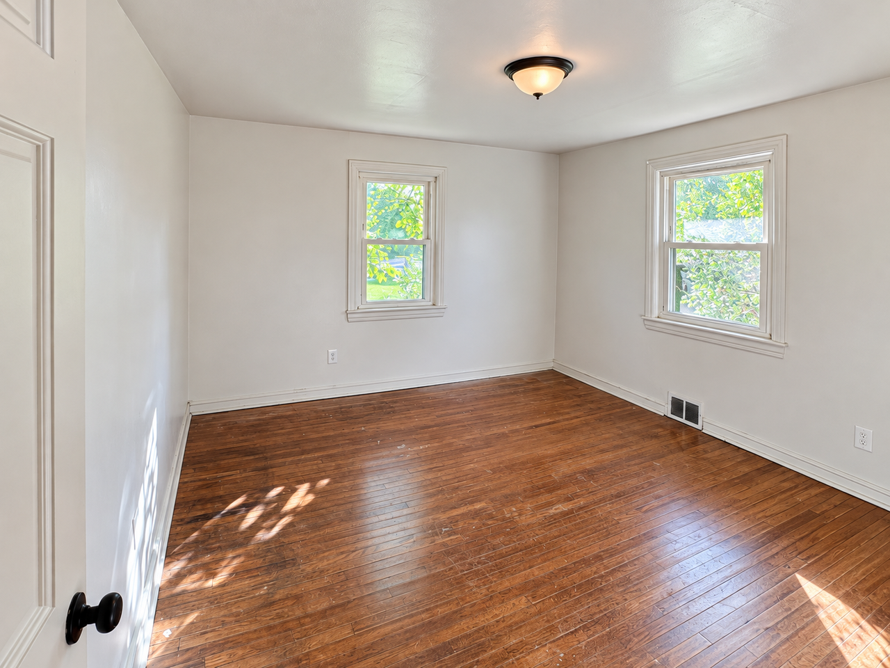 1302 Blackhorse Hill Rd - Photo 5 of 14