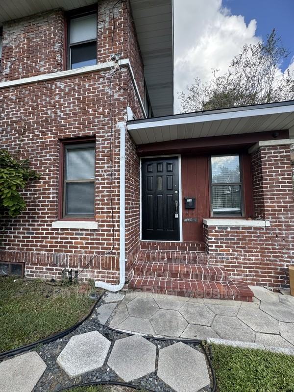 1516 Mcduff Ave S #2 - Photo 3 of 19