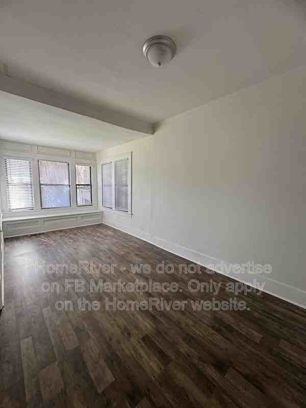 1516 Mcduff Ave S #2 - Photo 5 of 19