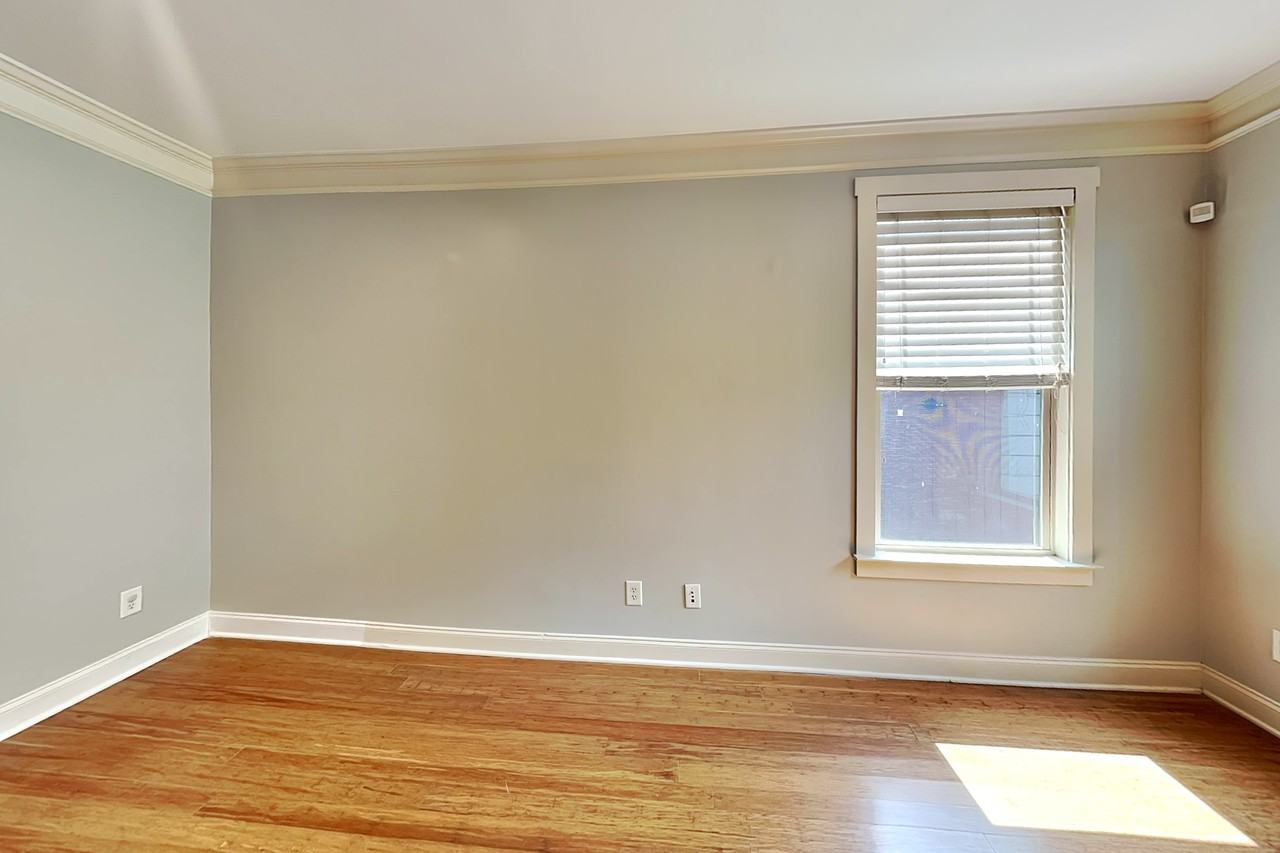 2110 Old Georgian Ter Nw - Photo 4 of 29