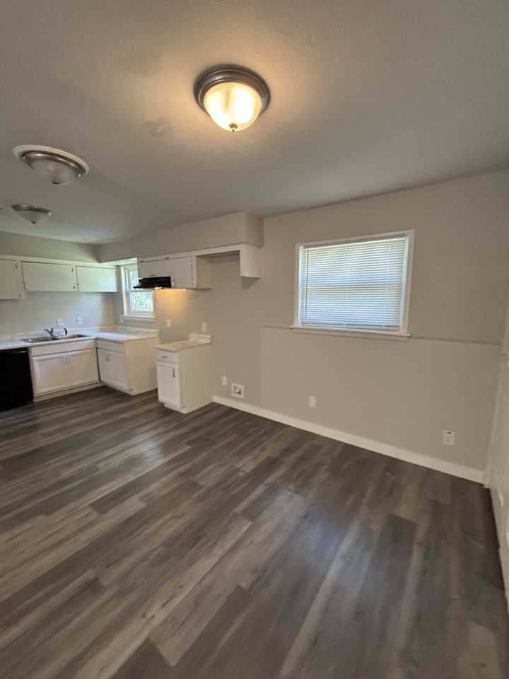 804 Virginia Cir - Photo 5 of 16