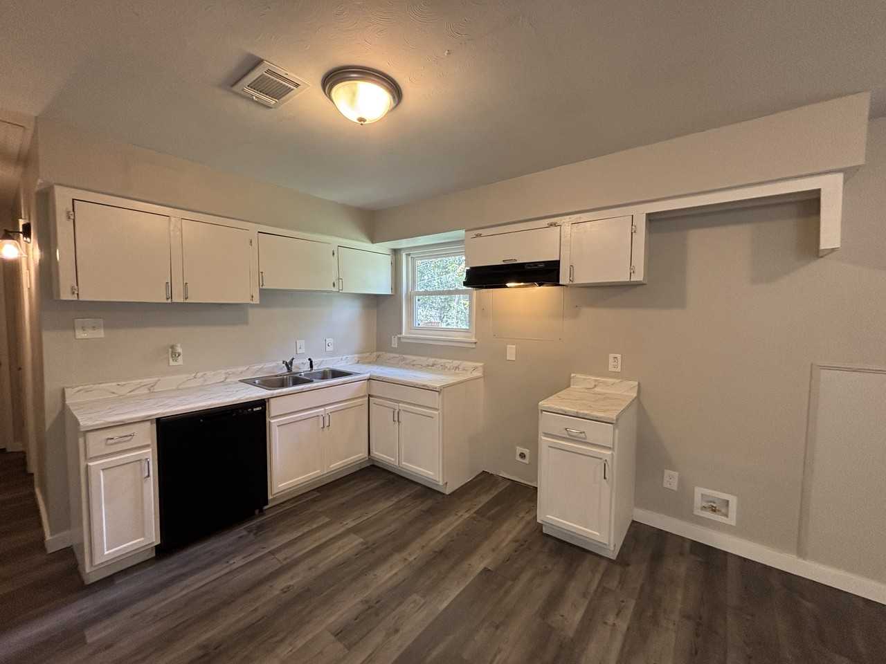 804 Virginia Cir - Photo 6 of 16