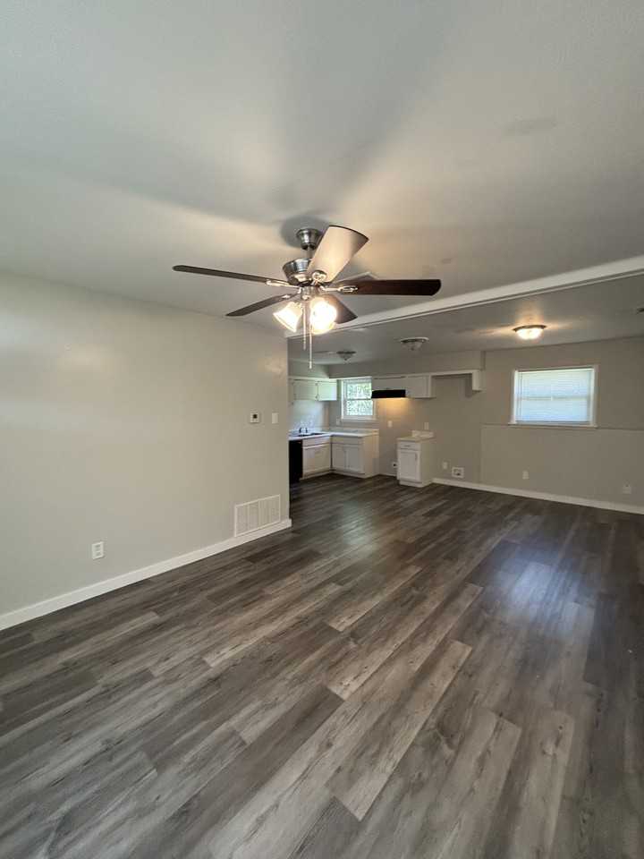 804 Virginia Cir - Photo 7 of 16