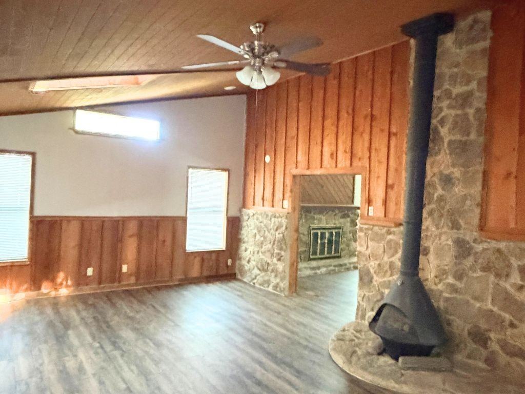 57 Stoneledge Dr - Photo 3 of 24
