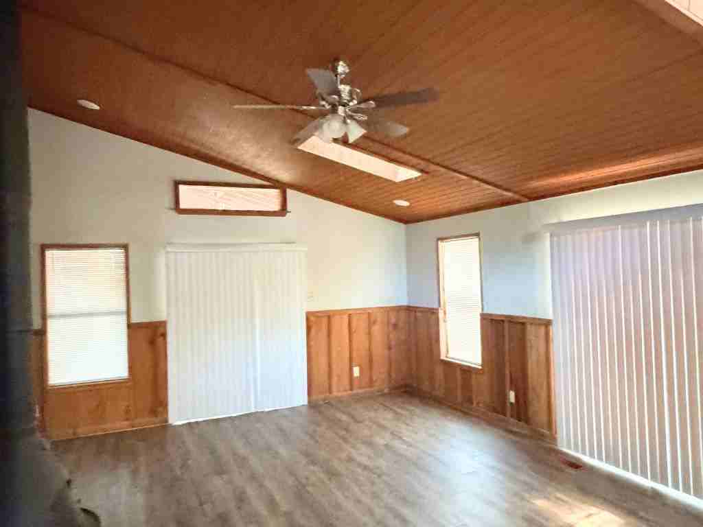 57 Stoneledge Dr - Photo 6 of 24