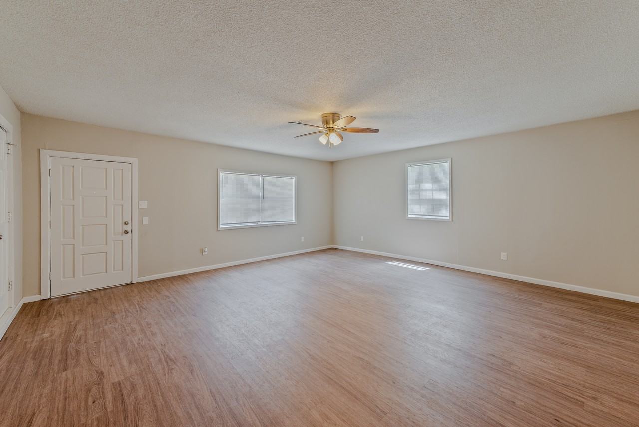 1602 Harmon Dr - Photo 2 of 14