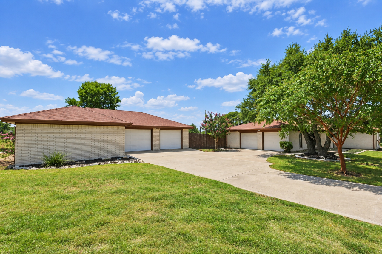 3251 Arbolado Calzada - Photo 2 of 39