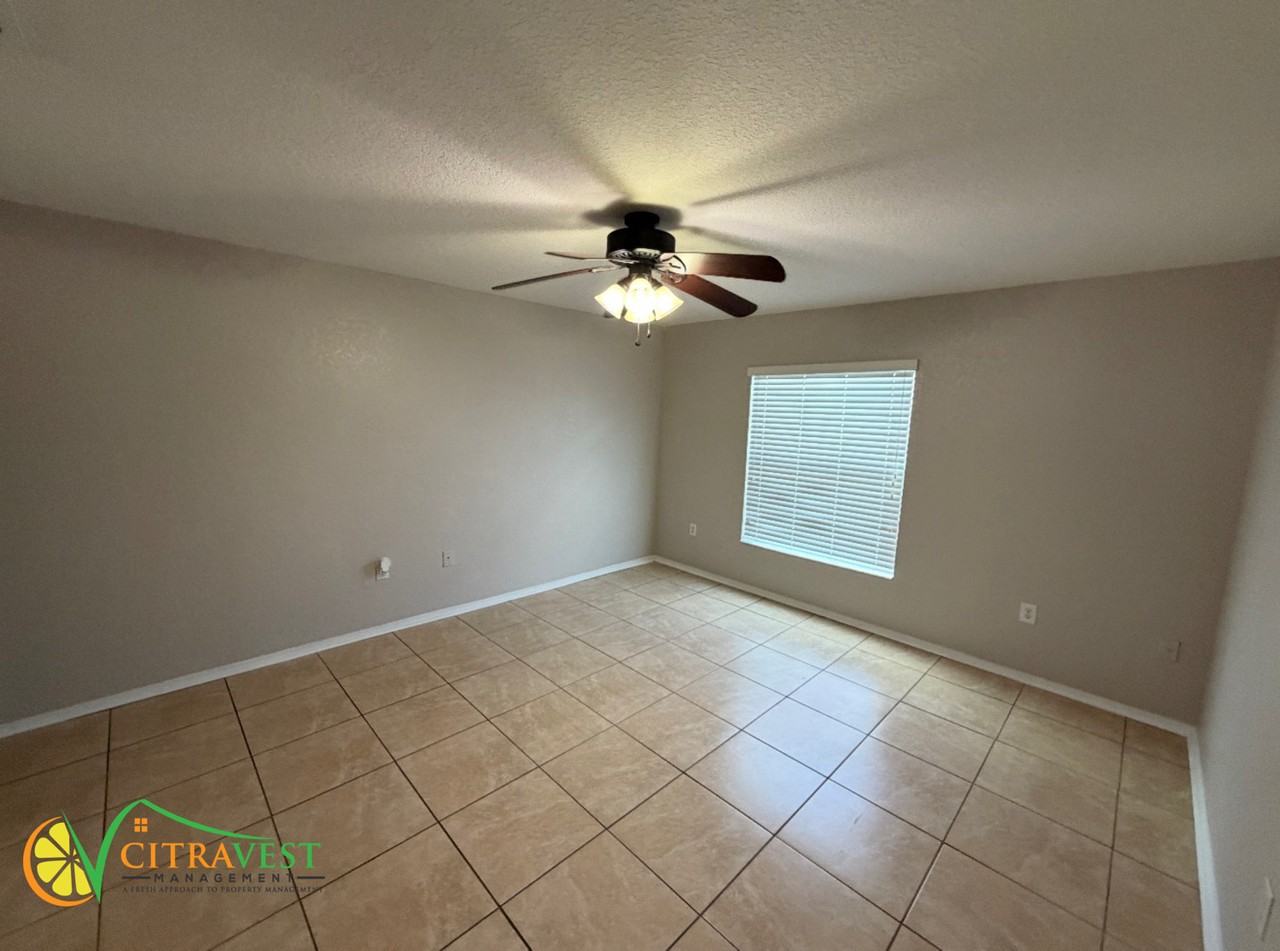 2048 Lakeridge Dr - Photo 5 of 11