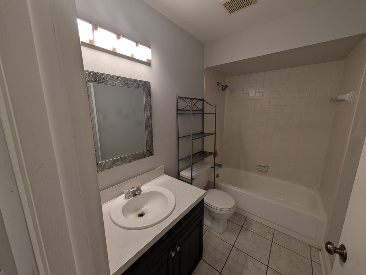 7807 Amberlea Ct - Photo 3 of 14