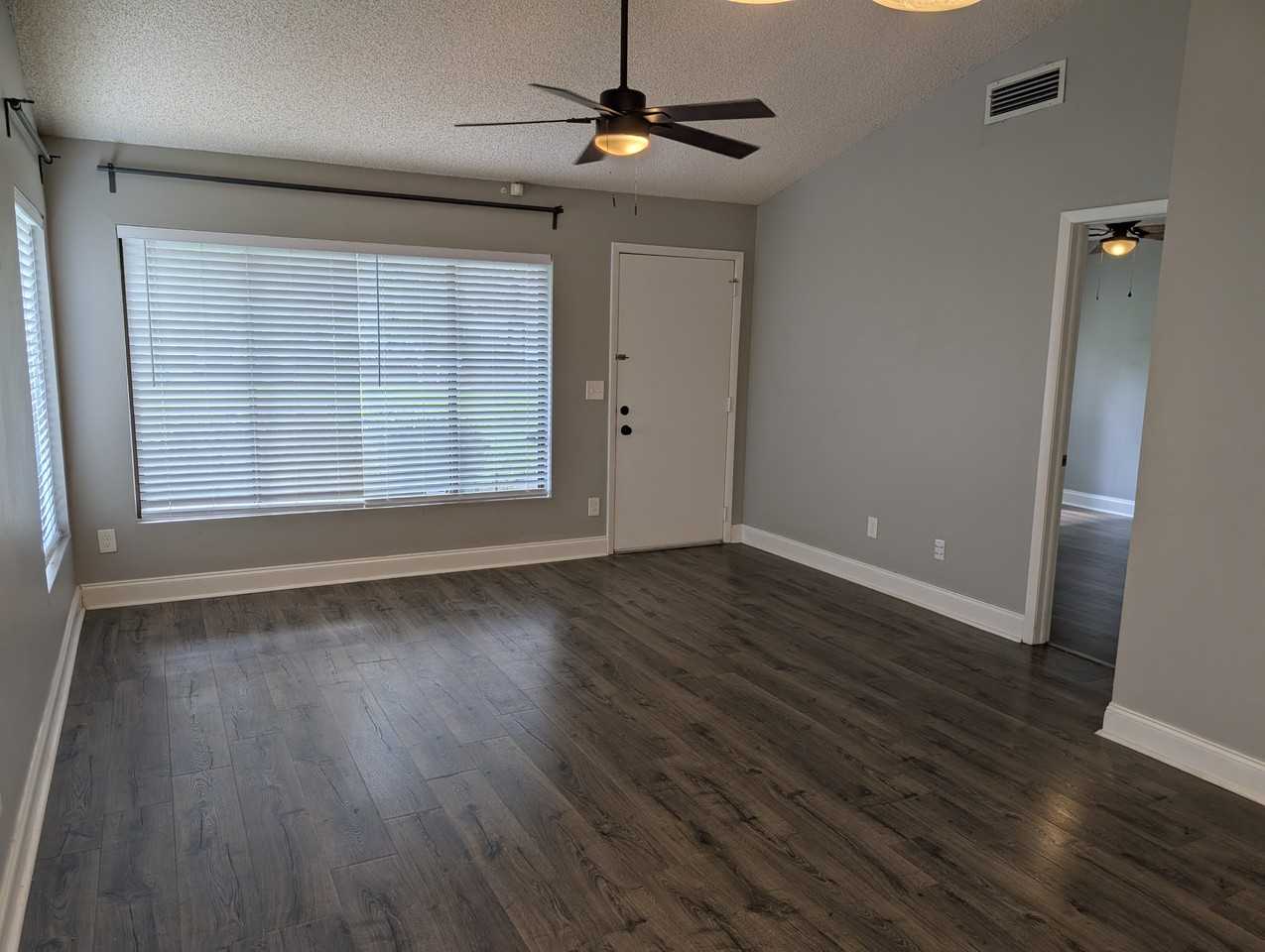 7807 Amberlea Ct - Photo 7 of 14