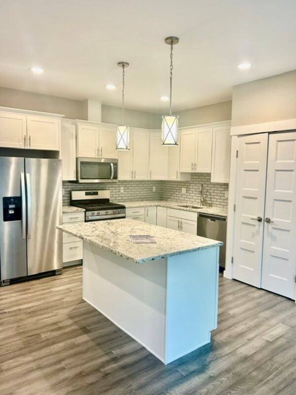 5683 Sunstone Pl #102 - Photo 5 of 23