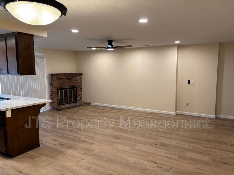 5512 Mike Arthur Ct - Photo 2 of 8