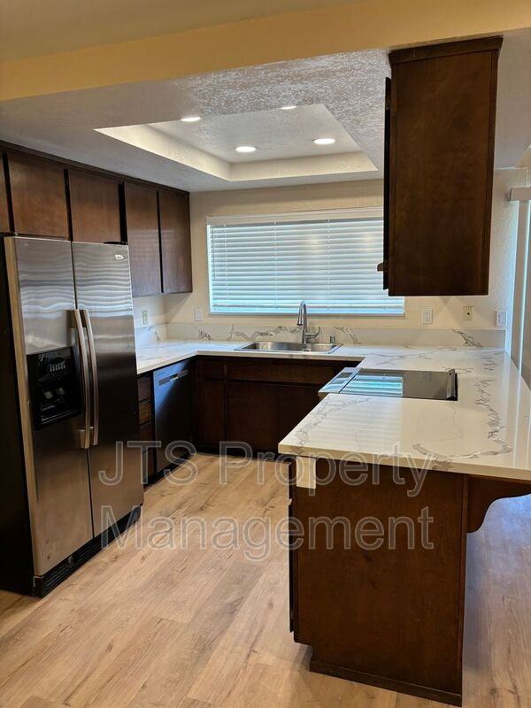 5512 Mike Arthur Ct - Photo 3 of 8