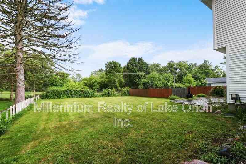 303 S Saginaw St - Photo 3 of 23